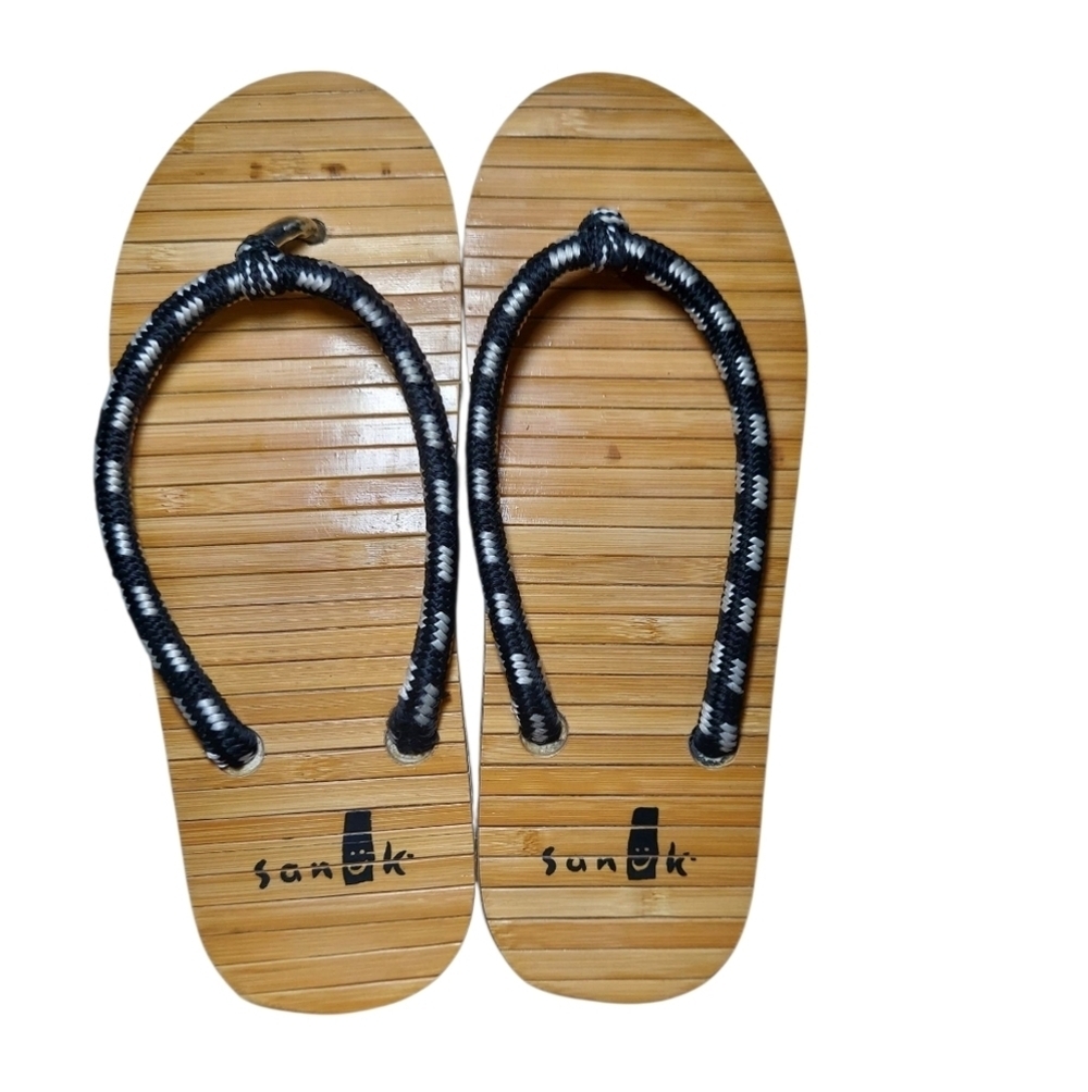 Sanuk Bamboo Sandals with Black and White Woven Straps Slide
